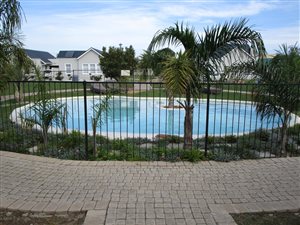 305 m² Land available in Sandbaai