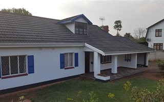 3 Bedroom House in Hayfields