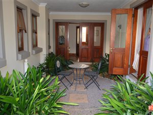 1 Bedroom Apartment in Waterkloof