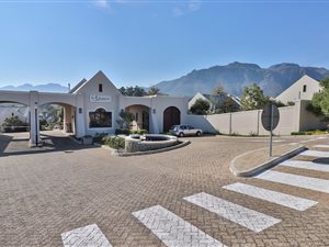 3 Bed House in Jamestown