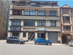 100 m² Commercial space in South Beach
