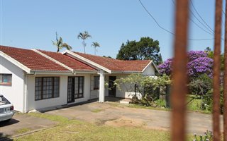 3 Bedroom House in Manors