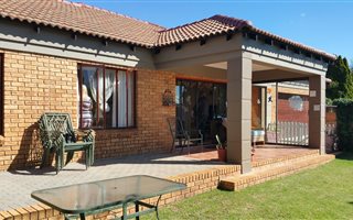 3 Bedroom Simplex in Pinehaven