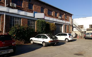 1363 m² Commercial space in Neave Industrial