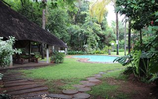 7 Bed, Bed and Breakfast in Waterval East