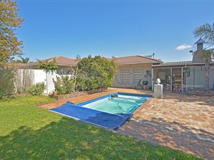 5 Bed House in Sonnekuil