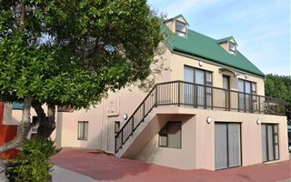 5 Bedroom House in Diaz Beach