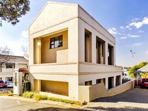 190 m² Office Space in Northcliff