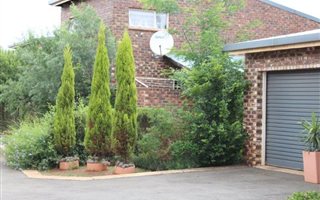 3 Bedroom Townhouse in Henley on Klip