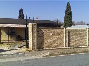 4 Bed House in Sophiatown