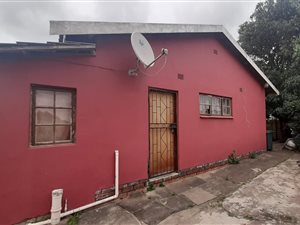 3 Bed House in Aquadene