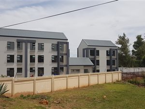 1 Bed Apartment in Zwartkop Golf Estate