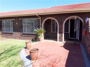 2 Bed Townhouse in Three Rivers