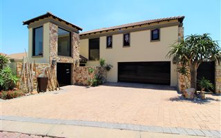 3 Bedroom House in Thornhill Estate