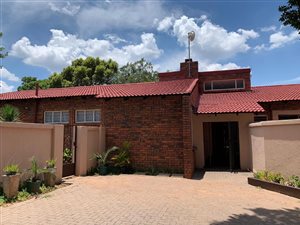 5 Bed House in Gholfsig