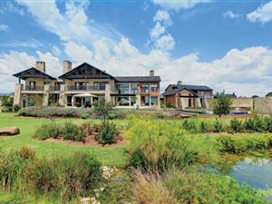 1017 m² Land available in Waterfall Estate