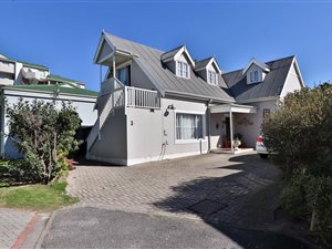 4 Bed House in Greenways Golf Estate