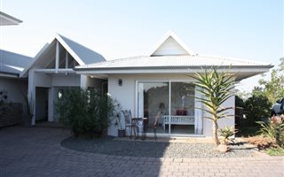 4 Bedroom House in Simbithi Estate
