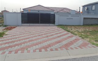 4 Bedroom House in Bluewater Bay