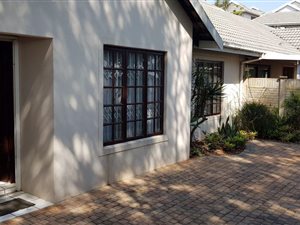 3 Bed Simplex in Sunningdale