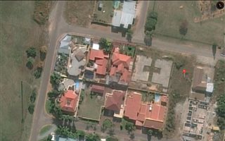 698 m² Land available in Zinniaville