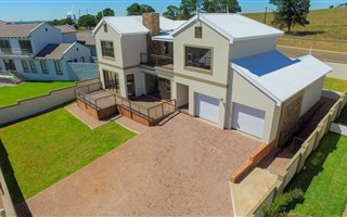 3 Bedroom House in Bankenveld