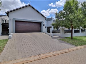 3 Bed House in Copperleaf