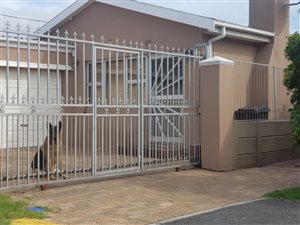 3 Bed House in Grassy Park