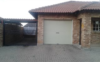 2 Bedroom Townhouse in Bronkhorstspruit