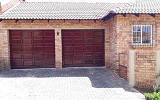 2 Bedroom Simplex in Willowbrook