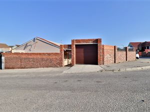 3 Bed House in Booysen Park