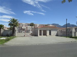 2 Bed Apartment in Lansdowne