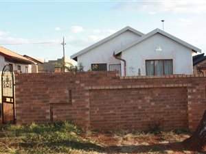 3 Bed House in Emdeni