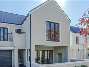 3 Bed House in Kylemore