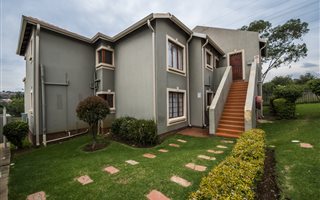 3 Bedroom Apartment in Winchester Hills