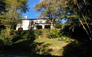 4 Bedroom House in Woodside