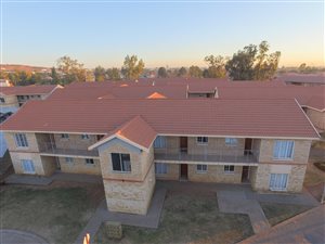 2 Bed Apartment in Waterval East