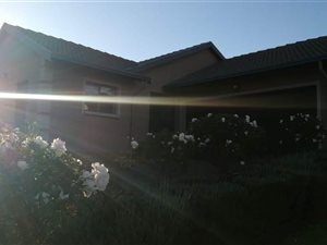 3 Bed House in Rooihuiskraal North
