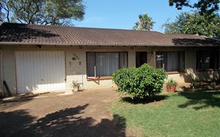 2 Bedroom House in Pumula