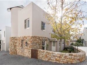3 Bed House in Nooitgedacht Estate