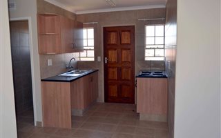 3 Bedroom House in Rooihuiskraal