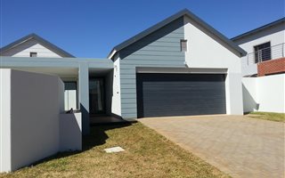 3 Bedroom House in Hazeldean (Silverlakes Surroundings)
