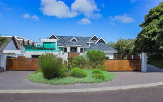 7 Bedroom House in St Francis Bay Canals