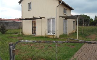 2 Bedroom Townhouse in Vanderbijlpark CE5