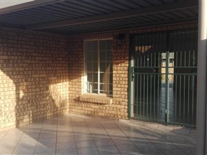 3 Bed Townhouse in Die Wilgers