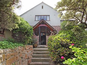 5 Bed House in St James