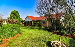 4 Bedroom House in Roodekrans