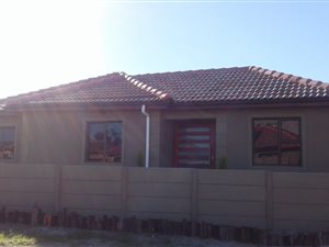 2 Bed House in Camelot
