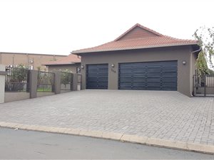 4 Bed House in Emfuleni Golf Estate