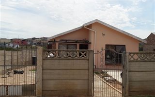 2 Bedroom House in Bethelsdorp